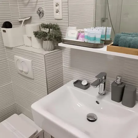 Adris ゲストハウス シベニク