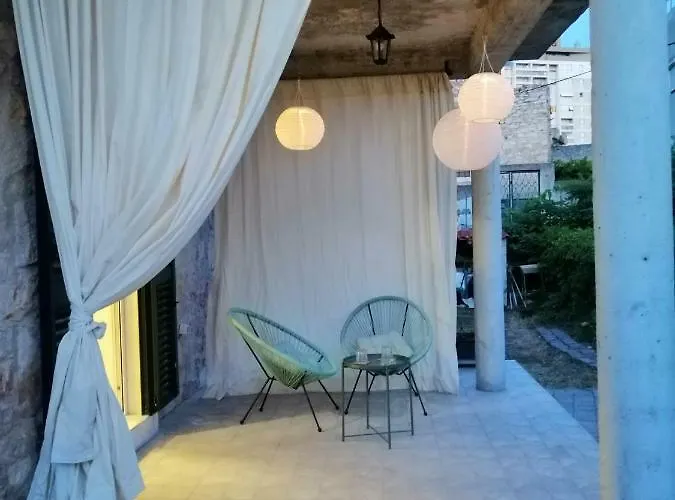 Adris Gostinjska kuća *