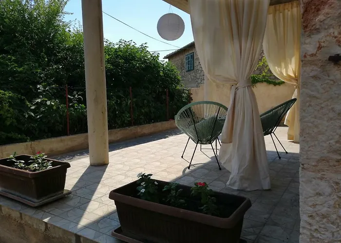 Adris Gostinjska kuća *